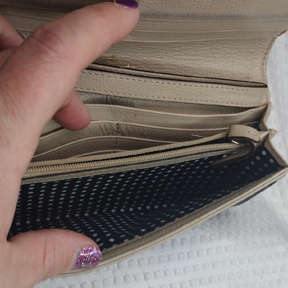 Kate Spade Black and Cream Bow Wallet - Picture 15 of 15